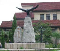上海财经大学雕塑